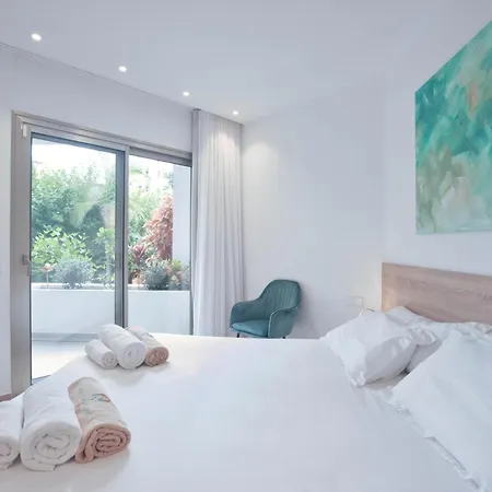 Jardines - Avago 0-3 Garden View 1b 펜션 아로나