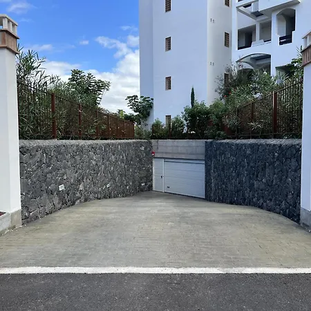 Jardines - Avago 0-3 Garden View 1b Holiday home